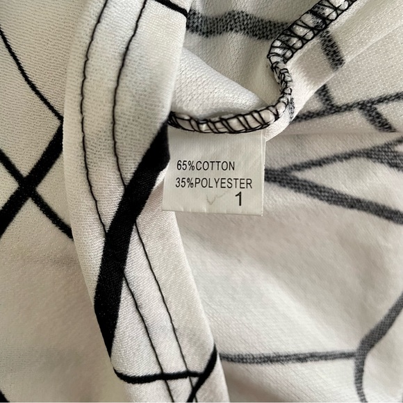 Business Casual Geometric Dress w/ Pockets - Picture 5 of 5